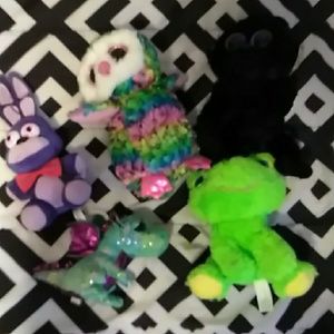 5 stuffed animals